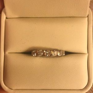 Diamond wedding band